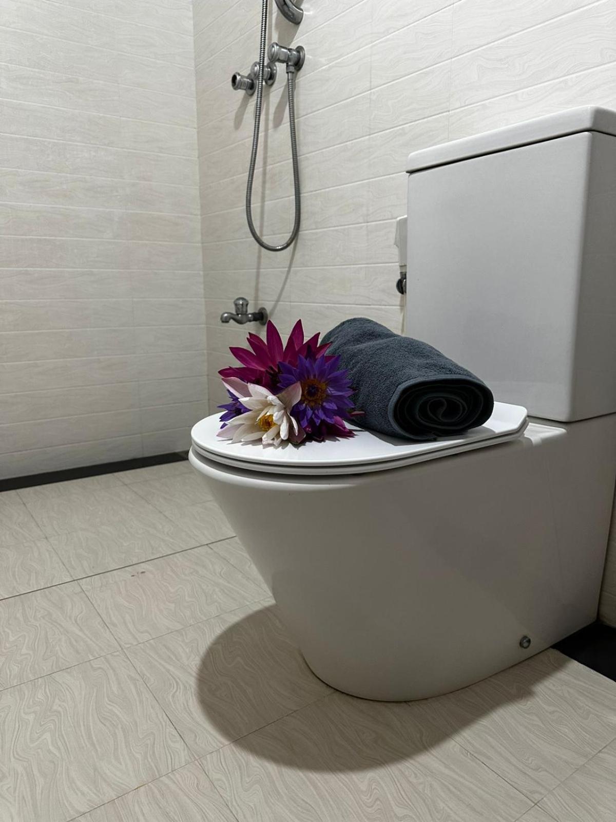 Curve Hiri Apartment Dikwella Luaran gambar