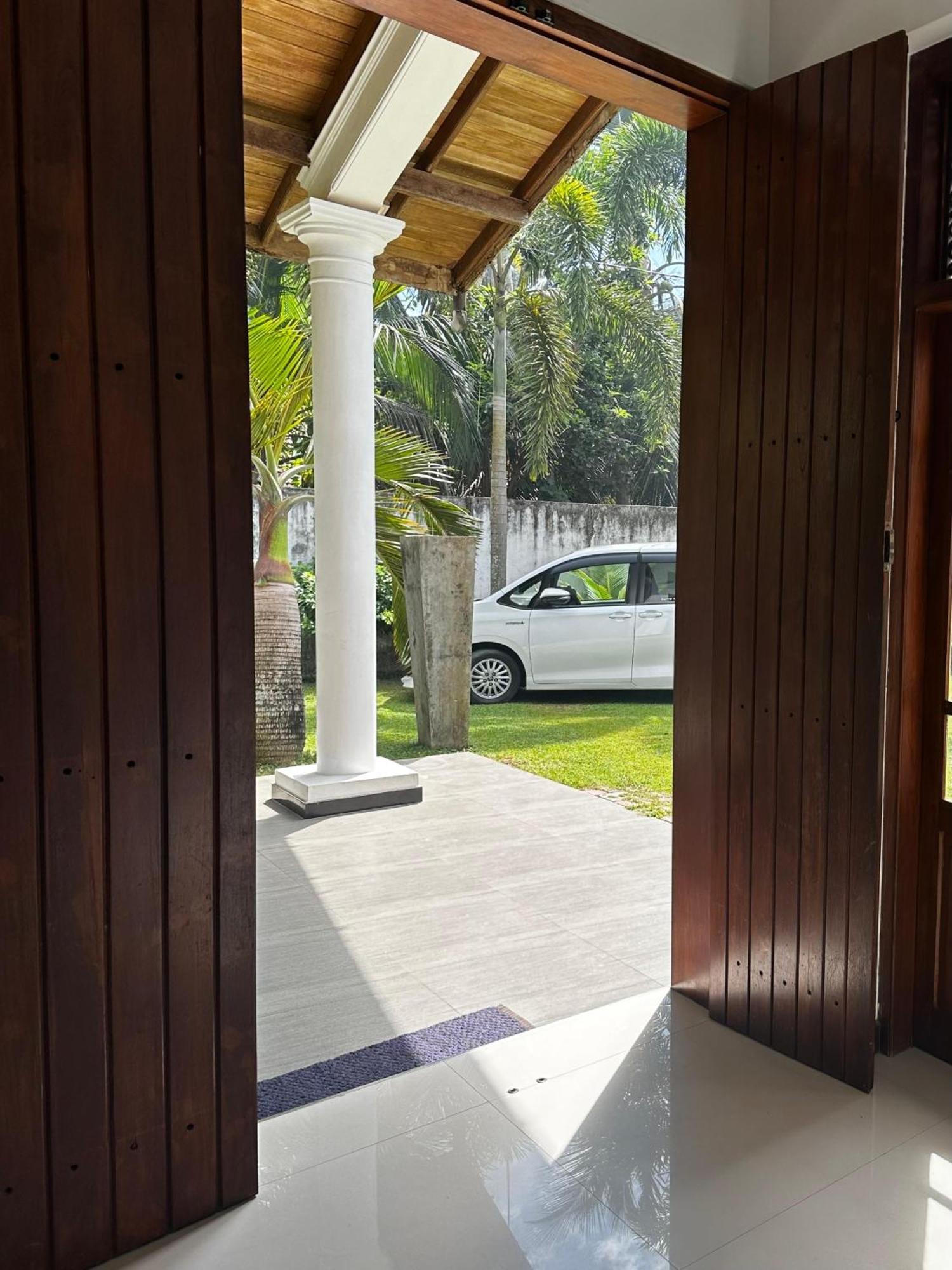 Curve Hiri Apartment Dikwella Luaran gambar