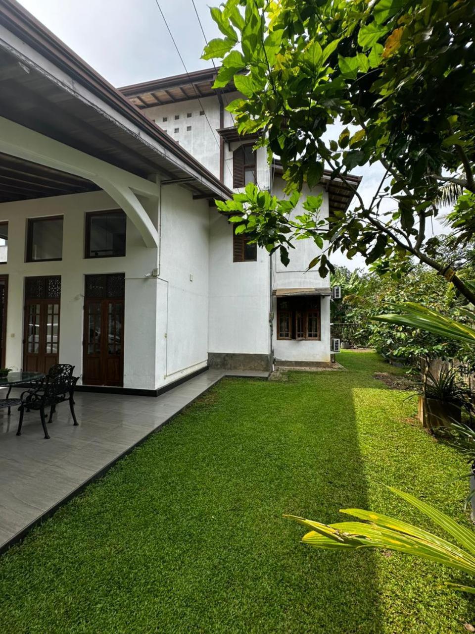 Curve Hiri Apartment Dikwella Luaran gambar